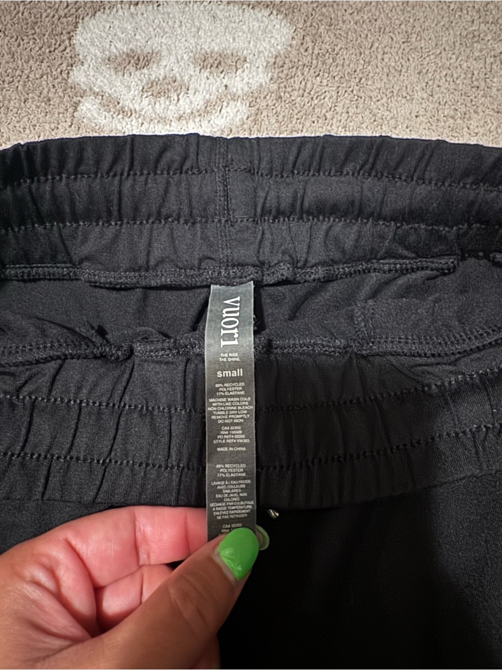 Vuori Black womens jogger size small - Picture 4 of 5